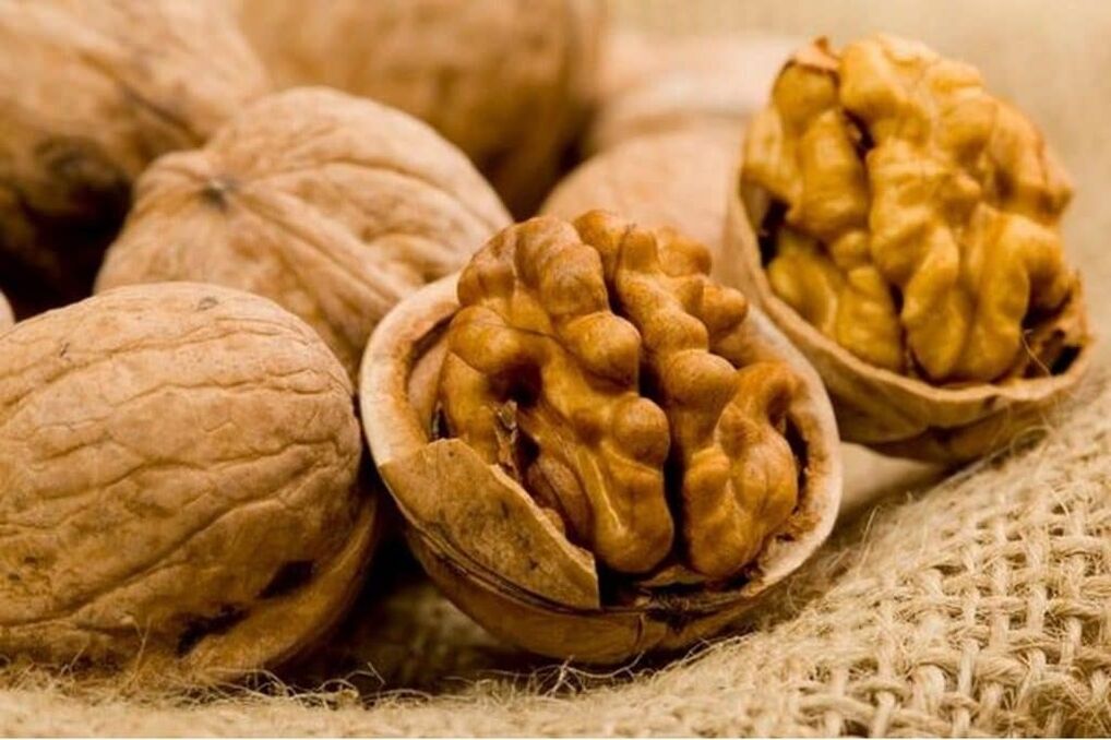 The leader among nuts in terms of benefits for men are walnuts.